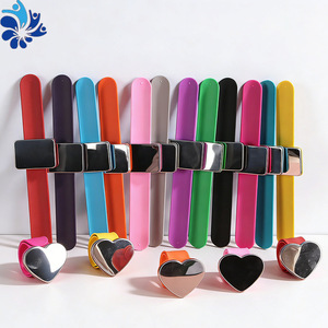 สายรัดข้อมือซิลิโคนแม่เหล็กทรงสี่เหลี่ยมหัวใจหลากสี อุปกรณ์เสริมสำหรับร้านเสริมสวย รุ่น JSL02 - Product Image 5
