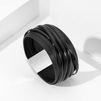 Bracelet en cuir tressé multicouche noir et rouge classique et charmant avec boucle pour femme