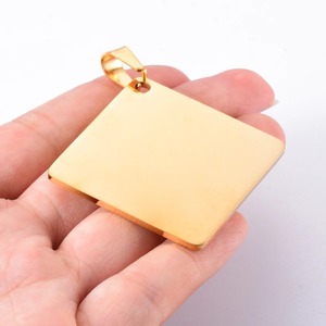 Disque d'identification carré en acier inoxydable de 35 mm en gros |   Collier pendentif robuste vierge |   Bijoux Unisexe Gravables en 4 Couleurs - Product Image 5
