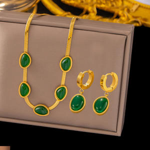 Venta al por mayor de luz de lujo pulsera collar pendientes conjunto de joyas de oro 18K moda mujer Acero inoxidable 3 uds conjunto de joyas - Product Image 2