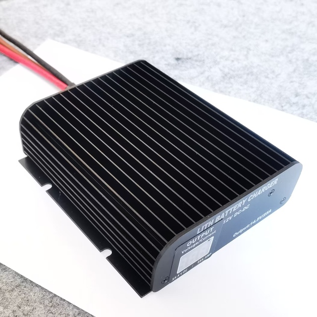 12V DC-DC Charger for Smart Alt/Euro6 Alt Dual Battery Charger Lithium Battery Charger