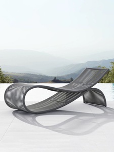Chaise longue d'extérieur en aluminium et rotin pour hôtel, villa, terrasse, resort, jardin et piscine - Product Image 2