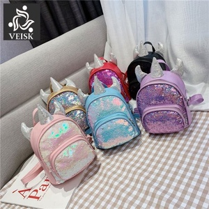 Amazon.com: Mini mochila de cuero kawaii para niñas linda borla pequeña  mochila para adolescentes regalo ideas escuela bolsa, Viajar, S talla,  Rosa/Rebel Fun. : Ropa, Zapatos y Joyería