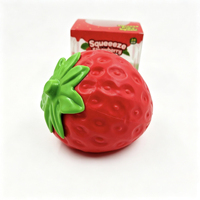 Grensoverschrijdend stressverlichtend aardbei squishy simulatiefruit slow-rebound decompressiespeelgoed voor jongeren, kinderen en studenten