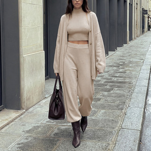 Ensemble de vêtements en tricot pour femmes, haut court, pantalon, cardigan beige, tenue décontractée 2026 - Product Image 2