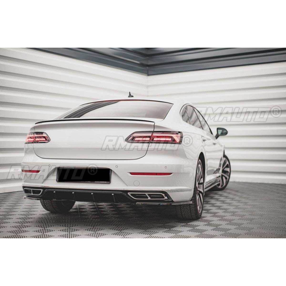 Un juego Negro Brillante