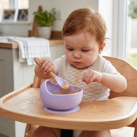 Ensemble bol et fourchette en silicone Stay Put, assiette d'apprentissage anti-déversement avec ustensile à manche en bois pour les tout-petits