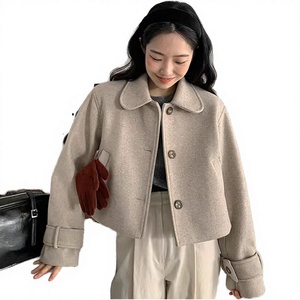 Venta al por mayor Otoño 2026 Camisa de manga larga lisa, holgada, versátil, impermeable, con cuello de muñeca, un solo botón, con logo, estilo vintage y efecto rejuvenecedor - Product Image 3