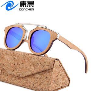 Gafas de Sol de Madera con Lentes Polarizadas Azules, Protección UV400, Unisex, Montura Redonda Retro, Hechas en Wenzhou, Embalaje en Caja - Product Image 4