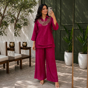 Ensemble indien pakistanais à imprimé bloc bordeaux, col brodé, kurta et pantalon, tenue pour femmes, vêtements de festival - Product Image 1