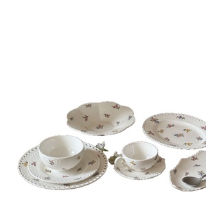 Ensemble d'assiettes en céramique bleu et blanc à fleurs de style français, passe au micro-ondes, <span class=keywords><strong>assiette</strong></span> à soupe/dessert en forme de pétale - Product Image 5