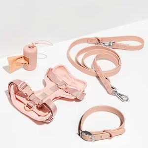 Nuevo Set de Collar, Arnés y Correa de Lujo para Perro de Neopreno y PVC de Alta Calidad con Logo Personalizado de Diseñador - Product Image 1