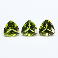 Pierre précieuse verte naturelle de type péridot, taille coussin, qualité 3A, motif à carreaux, évaluation par une tierce partie pour la fabrication de bijoux GEMFORTE INC