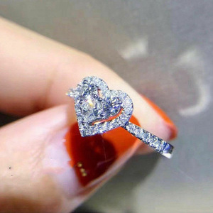 Anello di cristallo a forma di cuore per donna, anello romantico alla moda, accessorio regalo per feste e uso quotidiano - Product Image 3