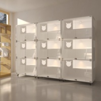 Vitrine moderne pour chats en blanc écologique - Verre trempé et panneau écologique en bois durable