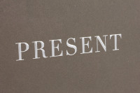 Sacs en papier gris avec votre propre logo, sacs d'emballage de luxe pour boutique, avec poignée en ruban, logo personnalisé