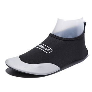 Легкие унисекс кроссовки для зала с мягкой подошвой из ТПР для занятий спортом — лето/осень - Product Image 1