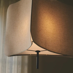 Lampe suspendue géométrique simple en lin, carrée, blanche, source de lumière LED pour salon, design d'intérieur - Product Image 3