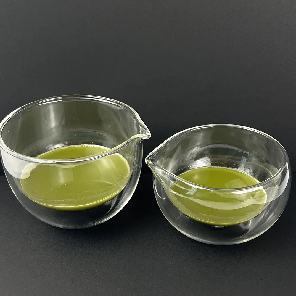 Reine doppelwandige Matcha-Schalen mit Ausguss Matcha-Schalen mit Ausguss glass chale