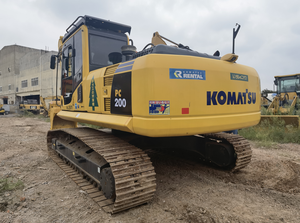 รถขุดตีนตะขาบ Komatsu PC200-8 มือสอง น้ำหนัก 20 ตัน รับประกัน 1 ปี สภาพดีเยี่ยม ขาย PC200-8 - Product Image 4