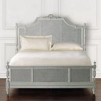 Meubles de chambre à coucher vintage français en bois et rotin, lits king et queen size, lit plateforme antique sculpté avec tête de lit tressée