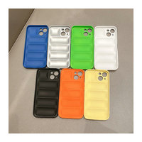 Coque de téléphone matelassée personnalisée OEM en gros pour iPhone 15 14 13 Pro Max 12 11 XS XR 8 Plus, coque arrière antichoc style doudoune