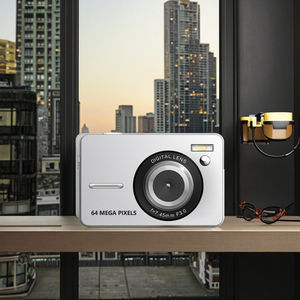 كاميرا تصوير محمولة بدقة 4K فائقة الوضوح مع مستشعر CMOS للمبتدئين وتكبير 18x وإضاءة LED ونظام تثبيت الصورة - Product Image 4