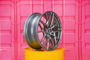 Jantes 5x114.3 fabriquées en usine, légères et forgées, 16 et 17 pouces, pour BMW M3/M4, finition argent brossé, haute performance. - Product Image 3
