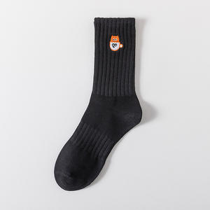 कस्टम पुरुषों के चालक दल के खेल मोजे के साथ कस्टम पुरुषों के क्रू खेल मोजे शरद ऋतु के मौसम की गंध आपूर्ति के लिए - Product Image 6