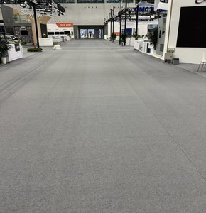 Alfombra de Boda Blanca y Roja Económica, 100% Poliéster, Alfombra Desechable para Exposiciones, Alfombra de Pared a Pared para Eventos, de Fábrica China - Product Image 4