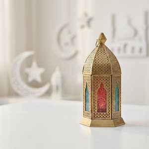 Fabricants de lanternes à bougies marocaines en métal faites à la main avec du verre coloré pour la décoration du Ramadan - Product Image 1