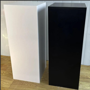 Columna Cuadrada de PVC y Tablero de Densidad Blanca Personalizada para Exhibición de Ropa y Zapatos, Base Blanca para Mostrador - Product Image 2