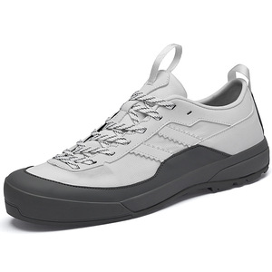 Chaussures d'extérieur légères et respirantes pour hommes et femmes, parfaites pour la randonnée et les sports - Product Image 1