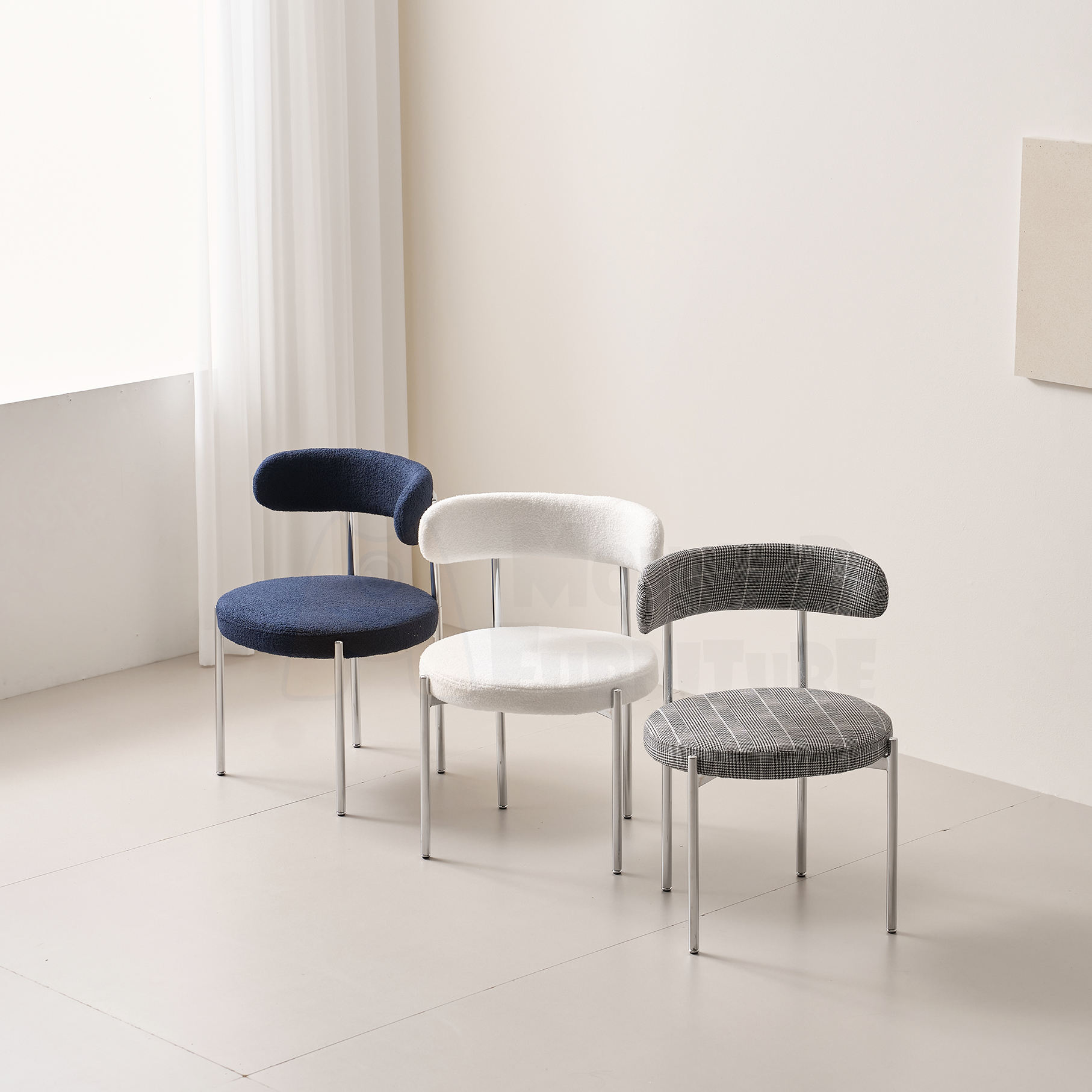 (F) สีเงิน (เบาะ/พนักพิง) สีขาว (บูเคล), ลายตาราง (ผ้า)