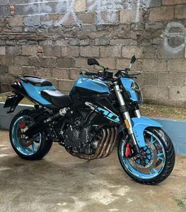 Benelli TNT <span class=keywords><strong>600</strong></span> Naked Bike, éclairage LED complet, transmission à 6 vitesses, cadre en treillis d'acier, motos à essence - Product Image 1