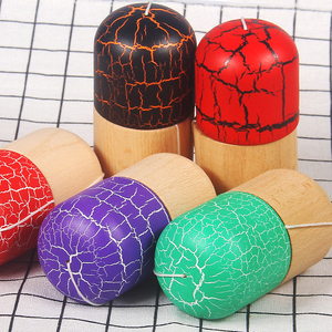 Jouet Kendama en bois à finition craquelée, personnalisé, avec sensation agréable au toucher, jeu de balle interactif pour l'entraînement et l'équilibre - Product Image 5