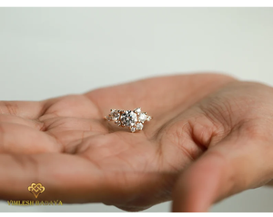 Anillo de Compromiso con Diamantes en Racimo Certificados por IGI, 1.4 TCW, Diamantes Naturales, Oro Sólido de 14K, Elegante Regalo de Joyería para Boda - Product Image 3