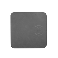 Gravure laser personnalisée en cuir Pu chargeur de charge sans fil tapis de souris de jeu avec support de repose-poignet