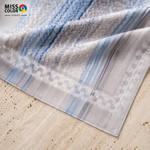 Foulard carré de luxe en satin jacquard imprimé, mélange de viscose, motif encadré, hijab turc, vente en gros OEM - Product Image 1