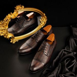 Chaussures en cuir pour hommes tendance - Chaussures habillées formelles respirantes pour l'été, en cuir véritable avec lacets et bout rond - Product Image 2
