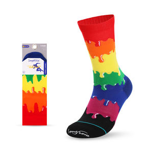 Chaussettes de sport amusantes et colorées, chaussettes à motif arc-en-ciel pour le softball, le football, le basketball, le volleyball, le cheerleading - Product Image 1