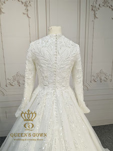 <span class=keywords><strong>Abito</strong></span> da Sposa QUEENS GOWN Moderno a Maniche Lunghe <span class=keywords><strong>con</strong></span> Vita Basca Collo Alto <span class=keywords><strong>Gonna</strong></span> <span class=keywords><strong>in</strong></span> <span class=keywords><strong>Tulle</strong></span> Brillante <span class=keywords><strong>con</strong></span> Glitter - Product Image 6