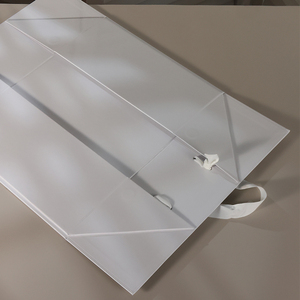 Caja de Regalo Plegable de Cartón Rígido Blanco de Lujo, Caja de Embalaje para Regalos con Asa de Cuerda Portátil - Product Image 2