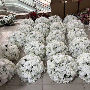 Décoration de mariage, centre de table floral, arrangement floral, guirlande de table, boule de fleurs rouges - Product Image 3