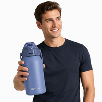 Bouteille d'eau isolée à capacité multiple en acier inoxydable avec paille et poignée de support de téléphone Boissons d'extérieur écologiques avec couvercle