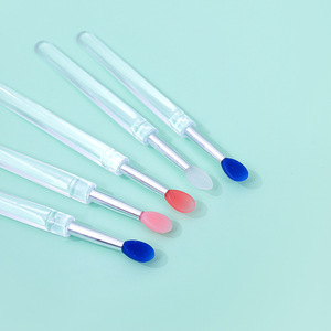 En gros, couvre-pinceaux et applicateurs portables en silicone réutilisables, en forme de baguette, pour <span class=keywords><strong>maquillage</strong></span> des lèvres, eye-liner et nail art - Product Image 4
