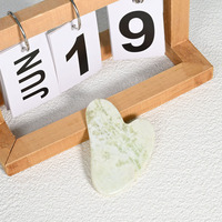 Outil de massage Gua Sha en forme de cœur pour le visage, les joues, la mâchoire, le cou et les soins de la peau