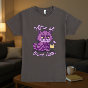 T-shirt con stampa grafica unisex per adulti We Are All Tired Here Purple Cat - Product Image 3