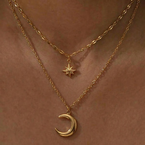 Collier superposé étoile et lune plaqué or 18 carats XL476, ras-<span class=keywords><strong>de</strong></span>-<span class=keywords><strong>cou</strong></span> céleste en acier inoxydable pour femme - Product Image 1