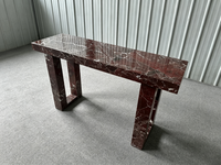 Table console en marbre naturel Rosso Levanto, base double en U creuse, table de luxe en marbre rouge pour entrée et couloir